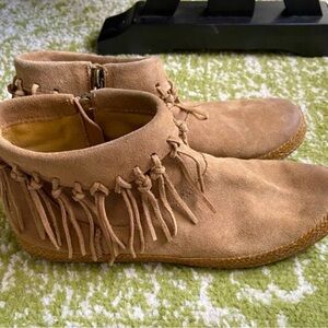Uggs Fringe Suede Ankle Boots - Tan